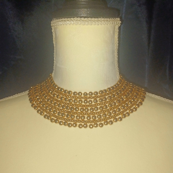 Jewelry - PreLoved goldtone Choker